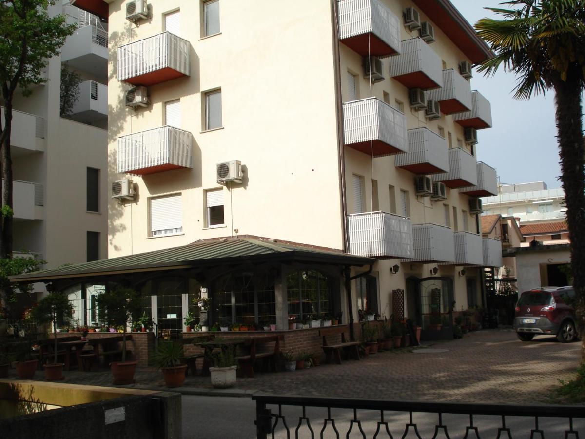 La Quercia Lignano Sabbiadoro Exterior foto