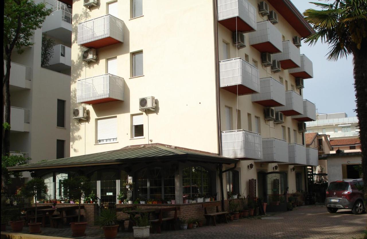 La Quercia Lignano Sabbiadoro Exterior foto